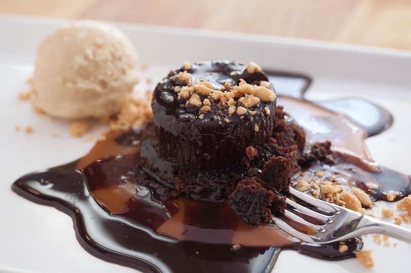 Sable chocolate cake